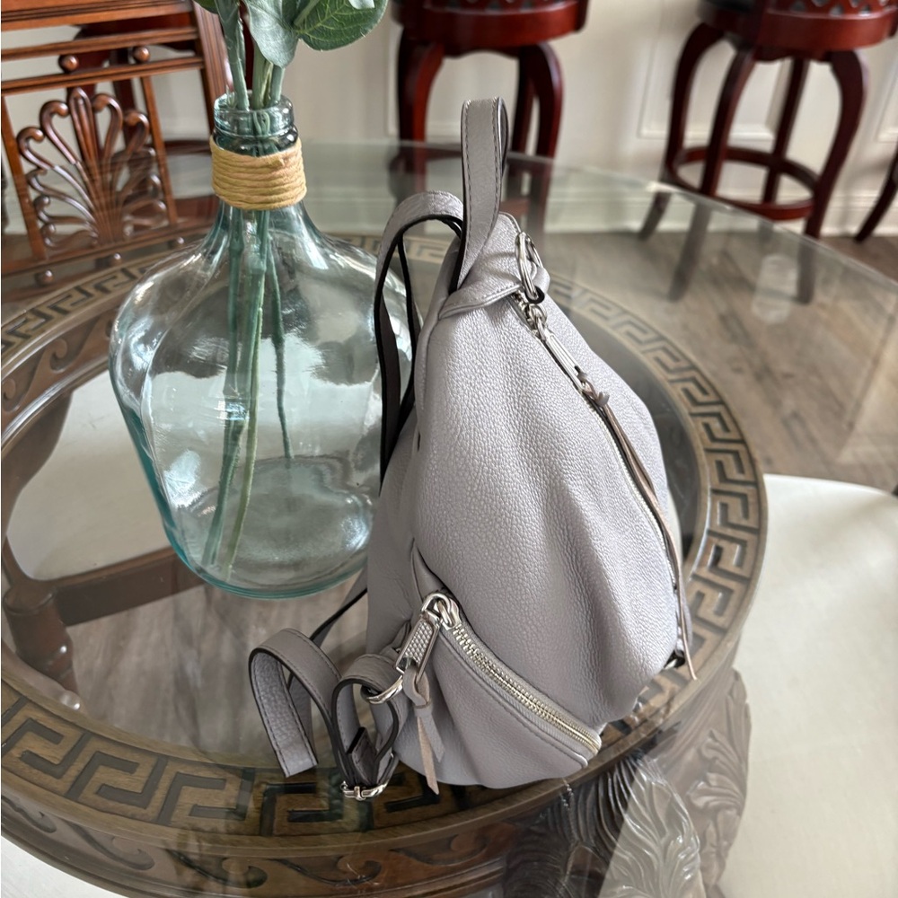 🩶🩶REBECCA MINKOFF SMALL JULIAN DOVE GREY PEBBLED LEATHER BACKPACK!🩶🩶 - Picture 3 of 8